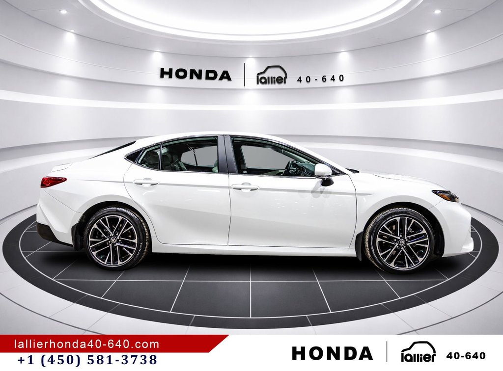 Toyota Camry Hybrid XLE AWD 2025 à Lachenaie, Québec - 8 - w1024h768px