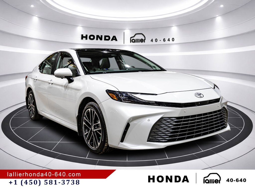 Toyota Camry Hybrid XLE AWD 2025 à Lachenaie, Québec - 9 - w1024h768px