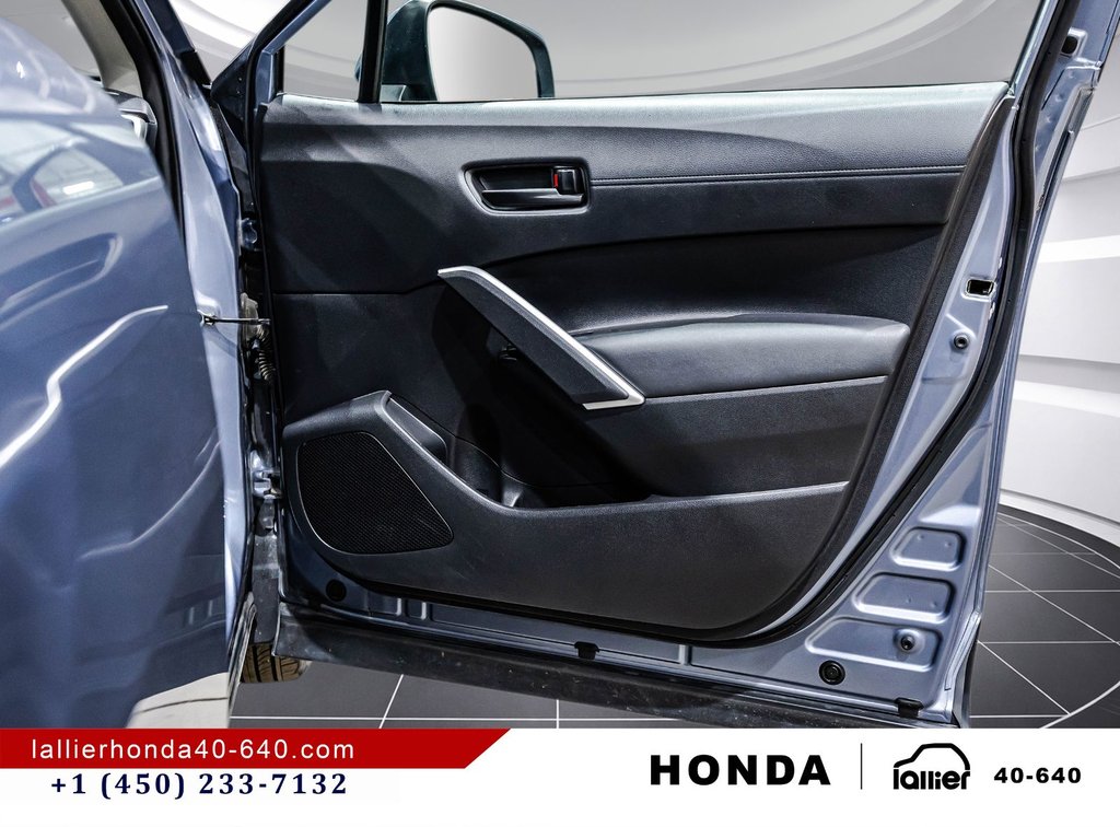 2022 Toyota Corolla Cross LE/AWD/UN PROPRIÉTAIRE/JAMAIS ACCIDENTÉ in Montréal, Quebec - 16 - w1024h768px