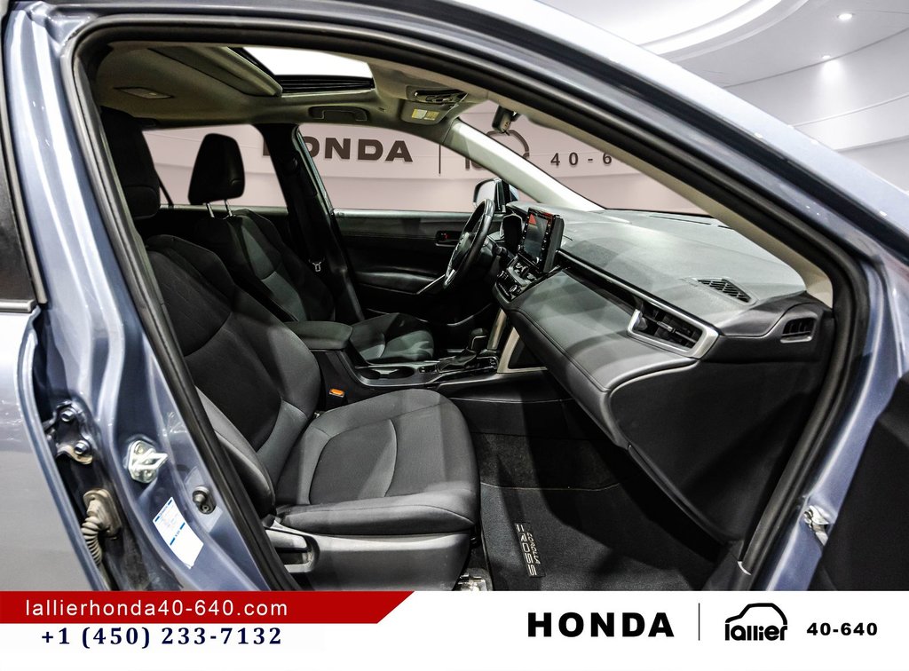 2022 Toyota Corolla Cross LE/AWD/UN PROPRIÉTAIRE/JAMAIS ACCIDENTÉ in Montréal, Quebec - 17 - w1024h768px