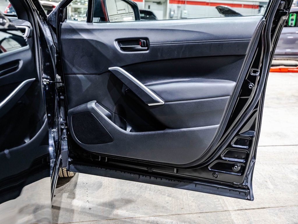 Toyota Corolla Cross AWD HYBRID SE 2023 à Montréal, Québec - 16 - w1024h768px