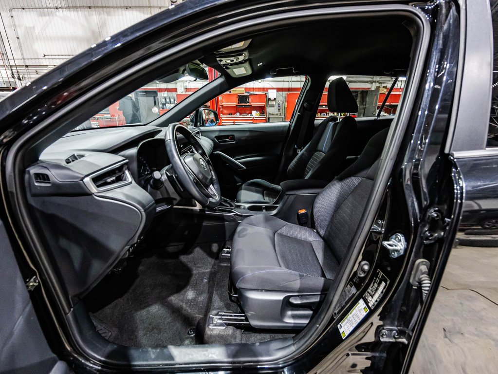 Toyota Corolla Cross AWD HYBRID SE 2023 à Montréal, Québec - 18 - w1024h768px