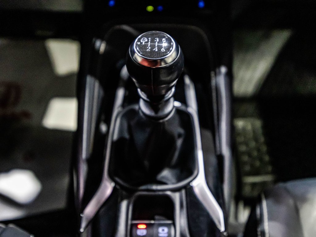 Toyota Corolla Hatchback  2022 à , Québec - 24 - w1024h768px