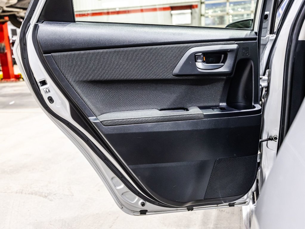 Toyota Corolla iM  2018 à Lachenaie, Québec - 12 - w1024h768px