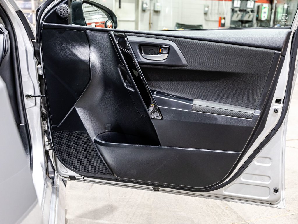 Toyota Corolla iM  2018 à Lachenaie, Québec - 16 - w1024h768px