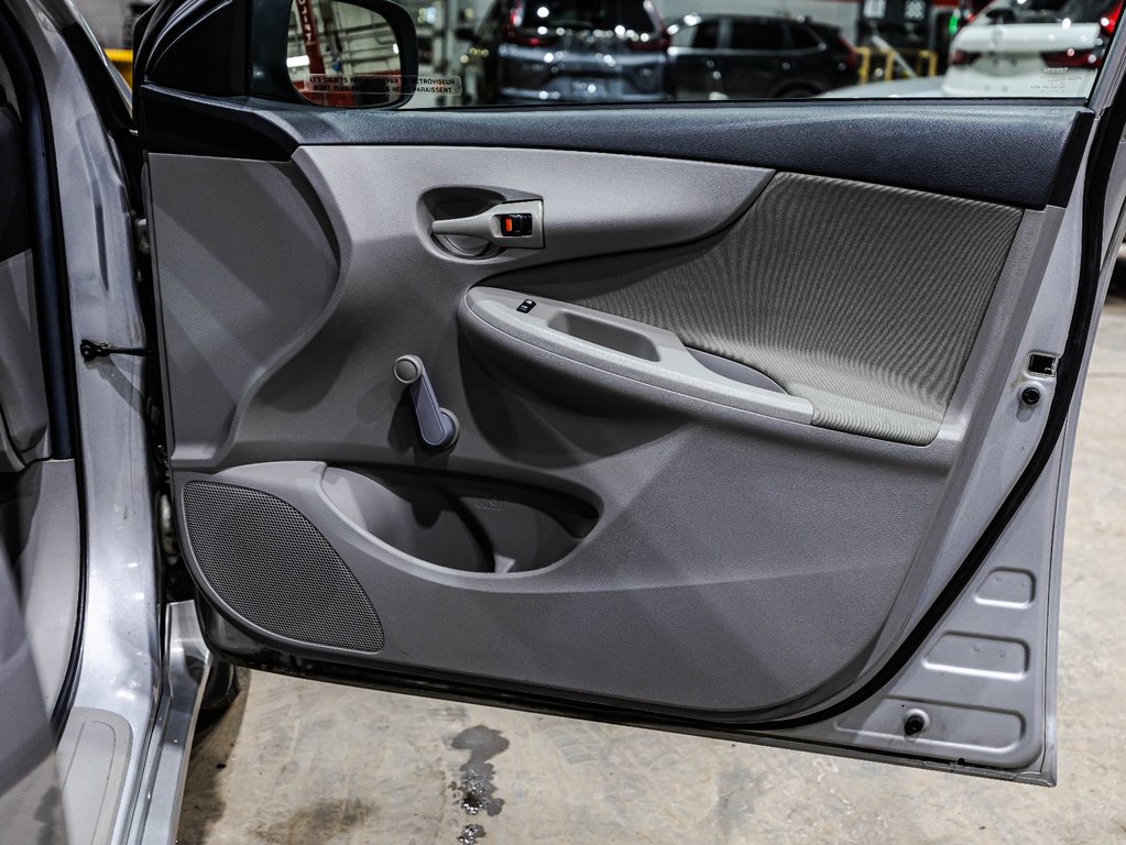 2011 Toyota Corolla in , Quebec - 16 - w1024h768px