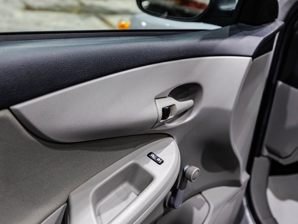 2011 Toyota Corolla in , Quebec - 11 - w1024h768px