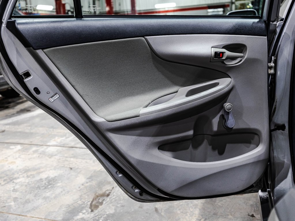 2011 Toyota Corolla in , Quebec - 12 - w1024h768px