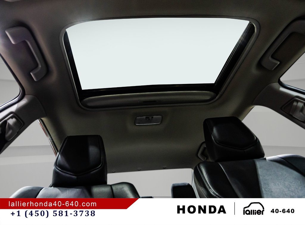 2016 Toyota Corolla S in Montréal, Quebec - 18 - w1024h768px