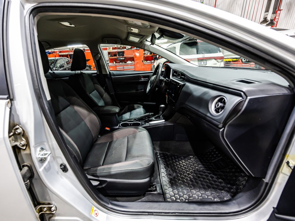 Toyota Corolla LE 2017 à Lachenaie, Québec - 17 - w1024h768px