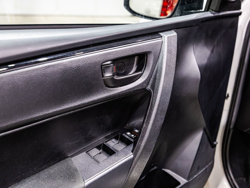 2018 Toyota Corolla CE in , Quebec - 11 - w1024h768px