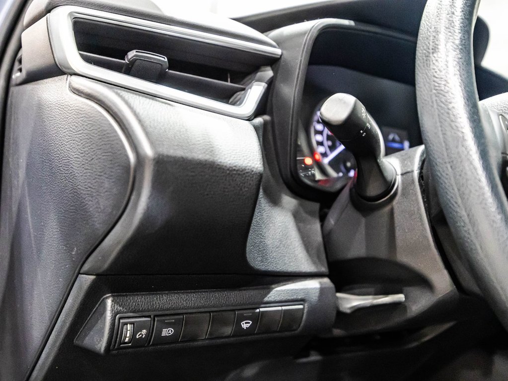 Toyota Corolla LE 2021 à , Québec - 20 - w1024h768px