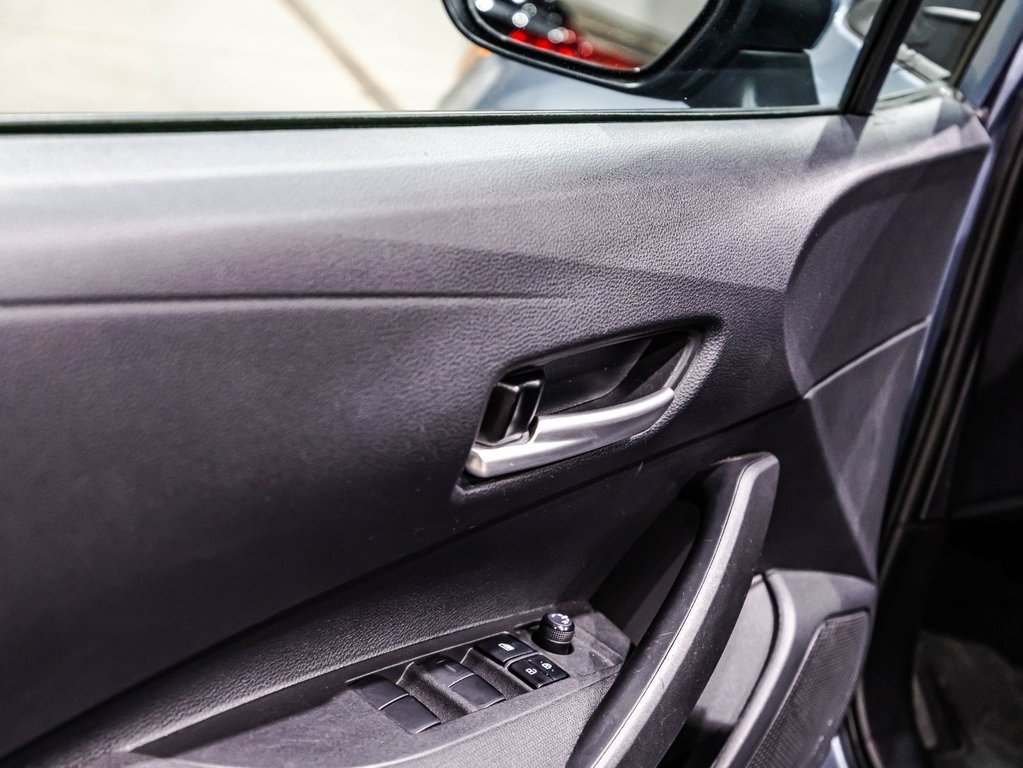 Toyota Corolla LE 2021 à , Québec - 11 - w1024h768px