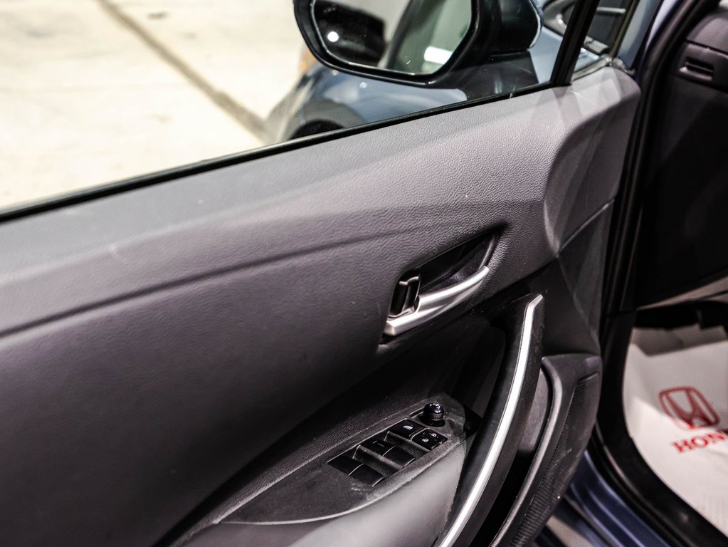 2022 Toyota Corolla SE in Lachenaie, Quebec - 11 - w1024h768px