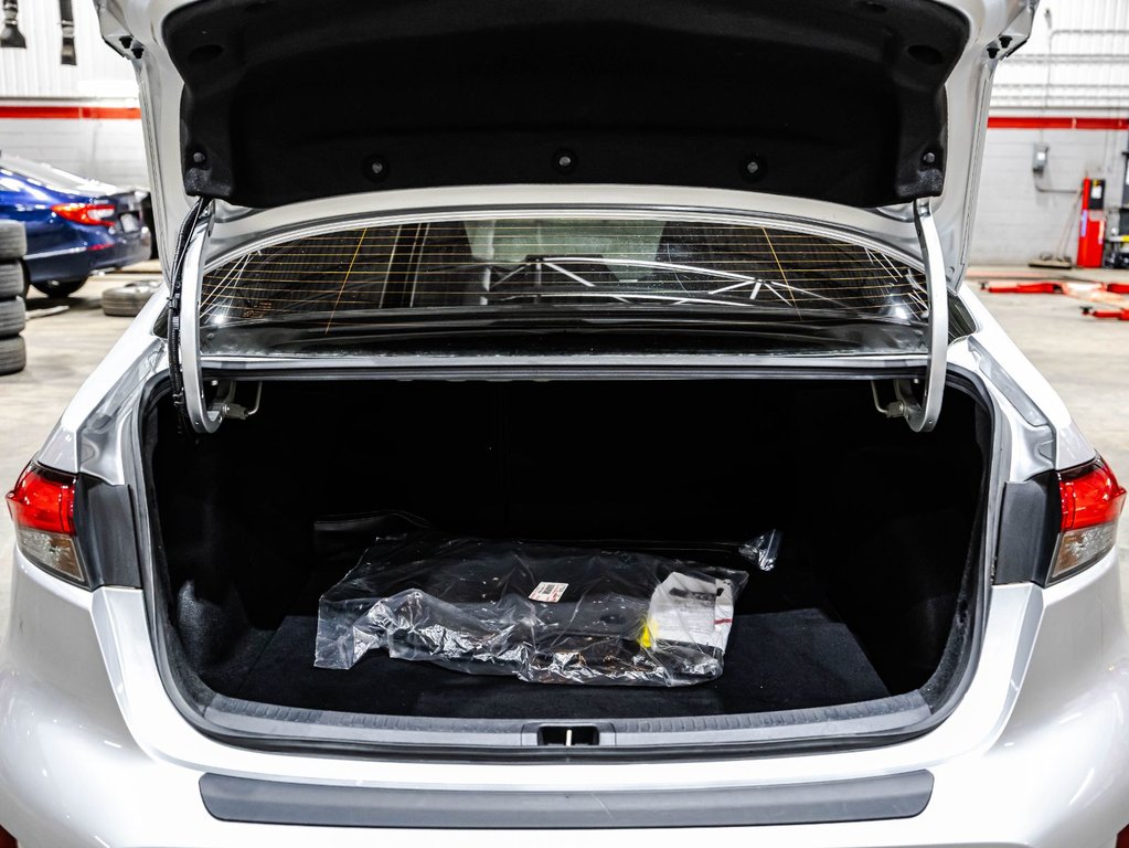 Toyota Corolla XSE 2023 à Lachenaie, Québec - 16 - w1024h768px