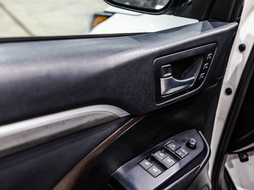 Toyota Highlander Limited 2017 à , Québec - 11 - w1024h768px
