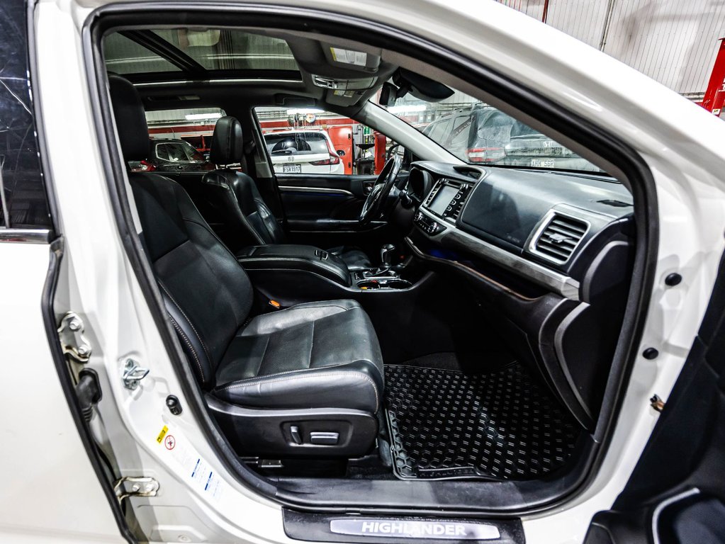 Toyota Highlander Limited 2017 à , Québec - 18 - w1024h768px