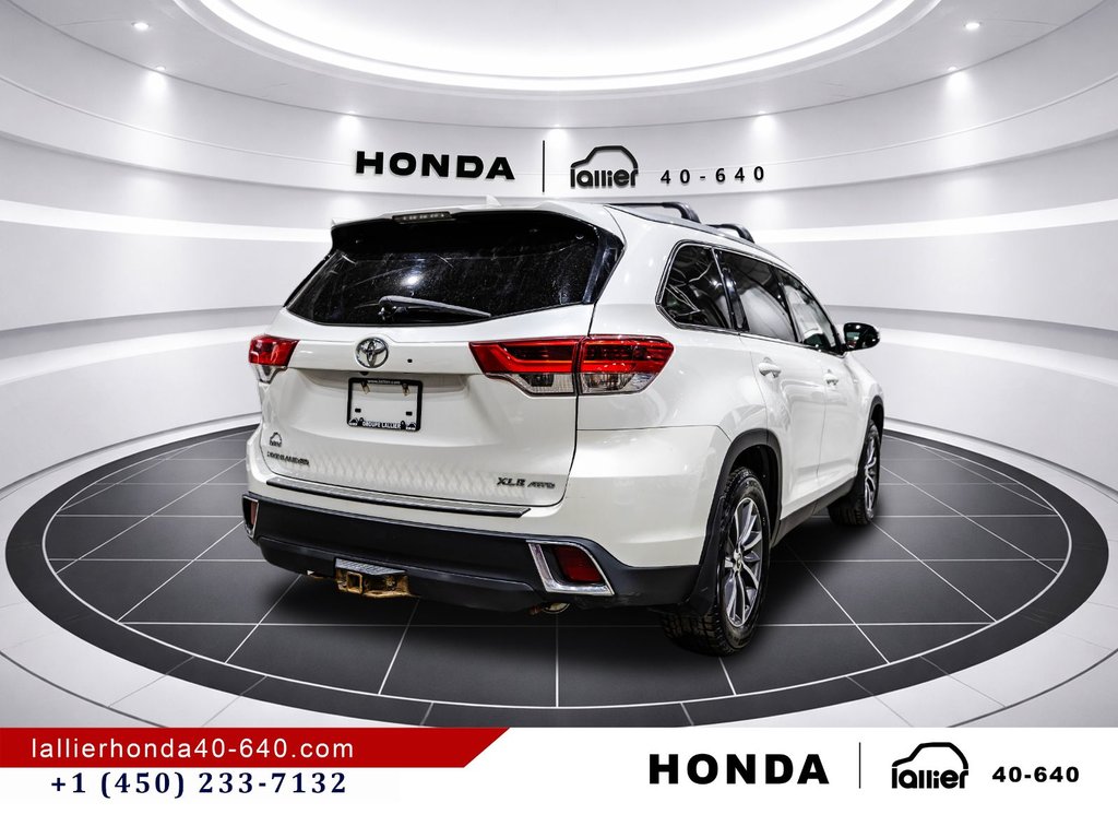 2019 Toyota Highlander XLE in Montréal, Quebec - 7 - w1024h768px