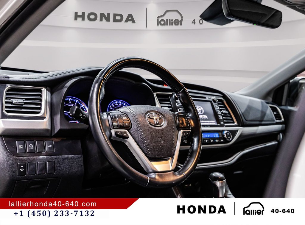 2019 Toyota Highlander XLE in Montréal, Quebec - 21 - w1024h768px