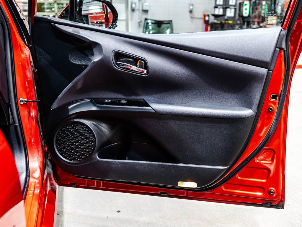 2020 Toyota Prius Prime in Lachenaie, Quebec - 16 - w1024h768px