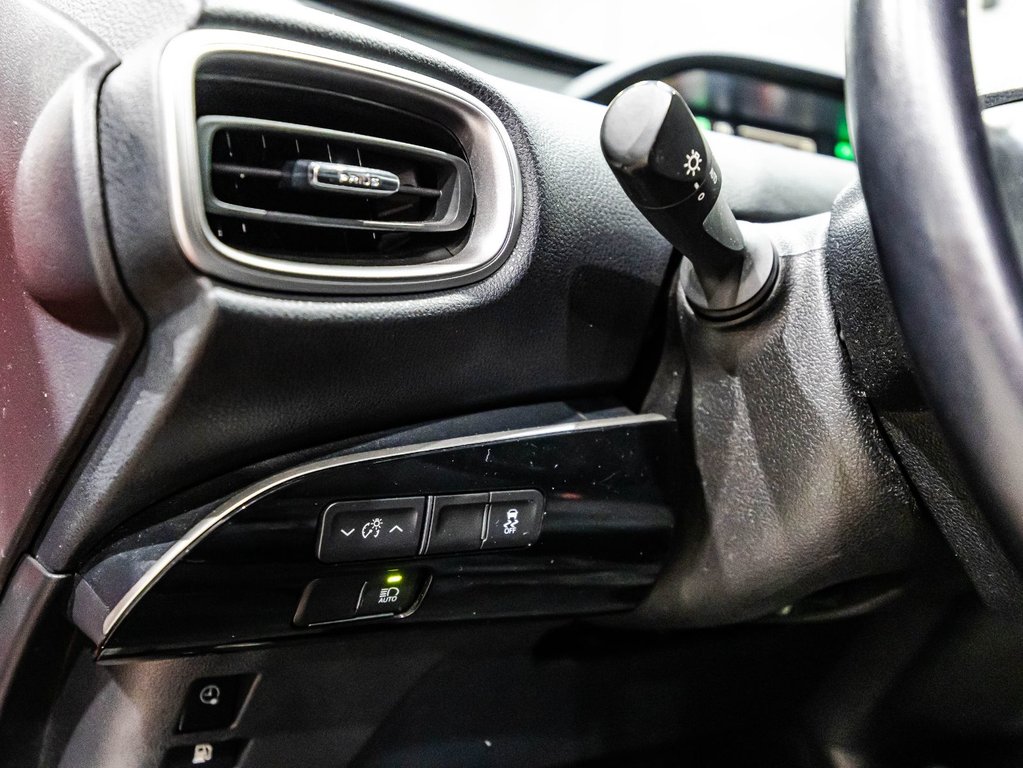 2020 Toyota Prius Prime in Lachenaie, Quebec - 20 - w1024h768px