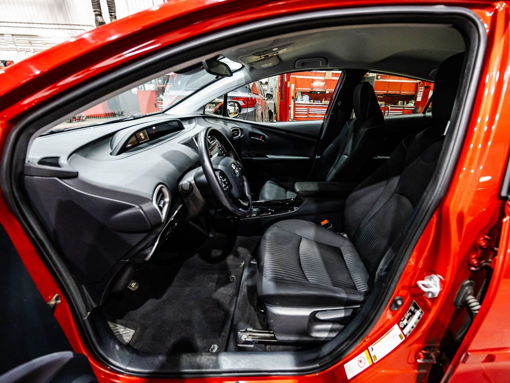 2020 Toyota Prius Prime in Lachenaie, Quebec - 18 - w1024h768px