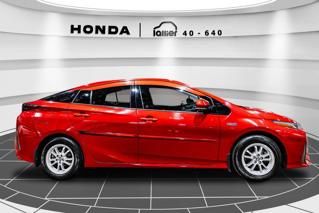 2020 Toyota Prius Prime in Lachenaie, Quebec - 8 - w1024h768px