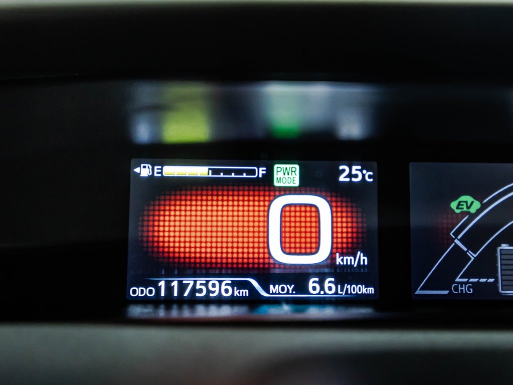 Toyota Prius  2017 à , Québec - 21 - w1024h768px