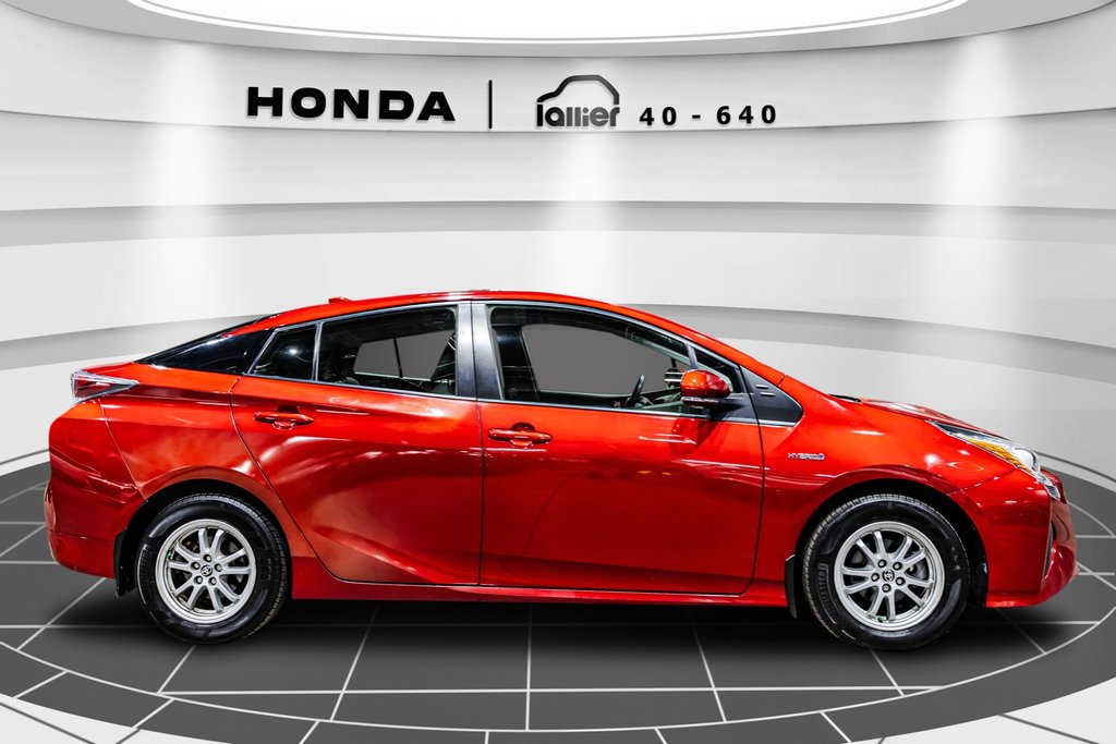 Toyota Prius  2017 à , Québec - 8 - w1024h768px