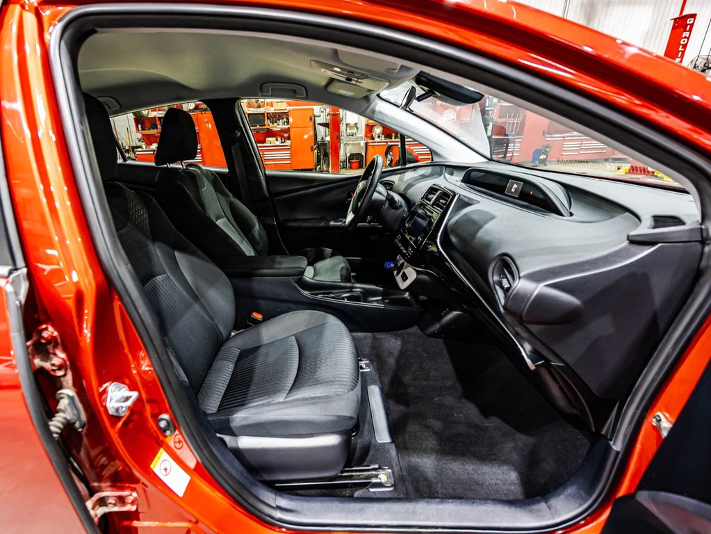 Toyota Prius  2017 à , Québec - 17 - w1024h768px