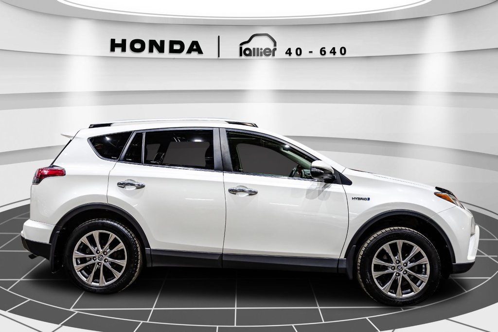 Toyota RAV4 Hybrid Limited 2017 à , Québec - 8 - w1024h768px