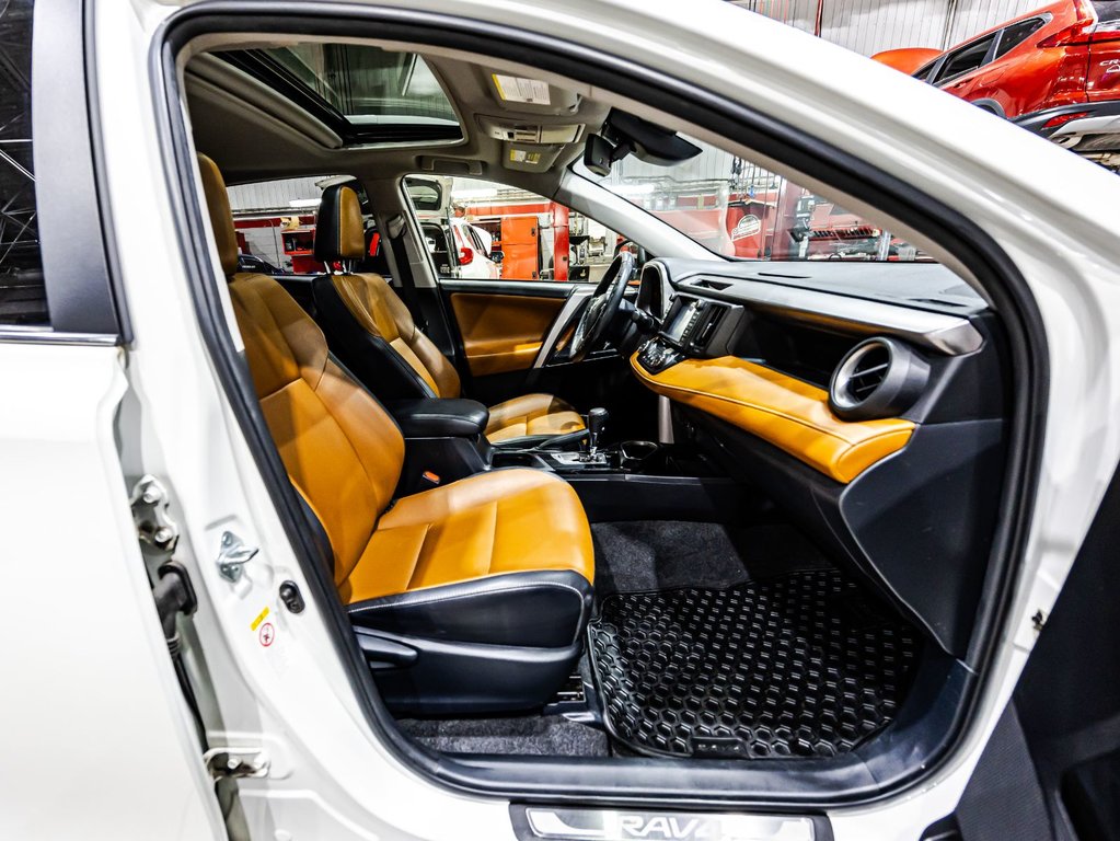 Toyota RAV4 Hybrid Limited 2017 à , Québec - 16 - w1024h768px