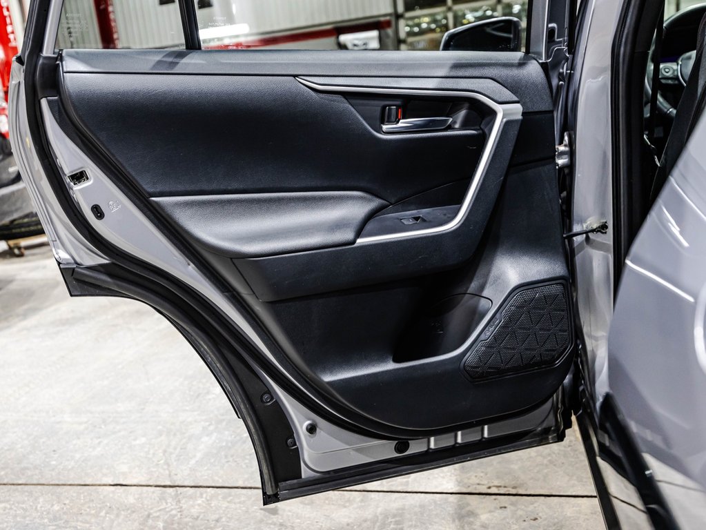 Toyota RAV4 Prime SE 2023 à , Québec - 12 - w1024h768px