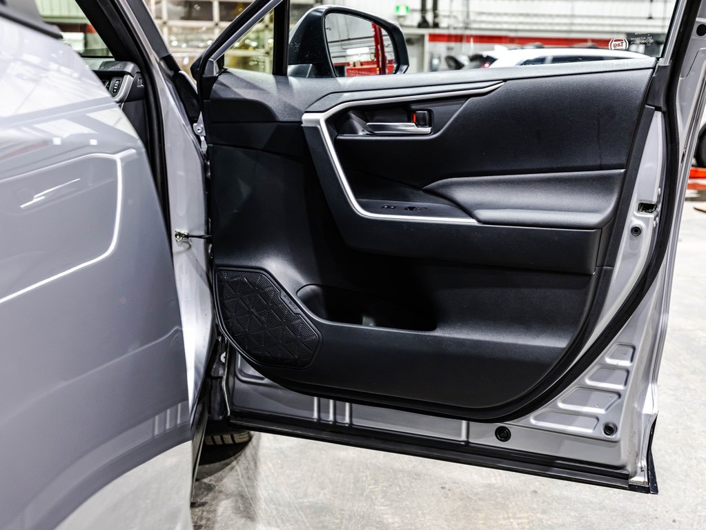 Toyota RAV4 Prime SE 2023 à , Québec - 17 - w1024h768px