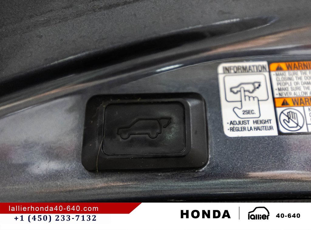 Toyota RAV4 Limited/INTÉRIEUR EN CUIR/TOIT OUVRANT/JBL 2016 à Montréal, Québec - 15 - w1024h768px