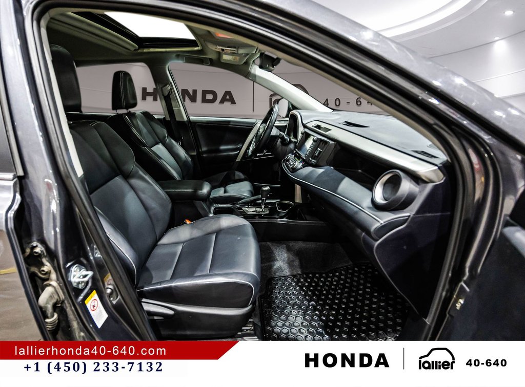 Toyota RAV4 Limited/INTÉRIEUR EN CUIR/TOIT OUVRANT/JBL 2016 à Montréal, Québec - 18 - w1024h768px