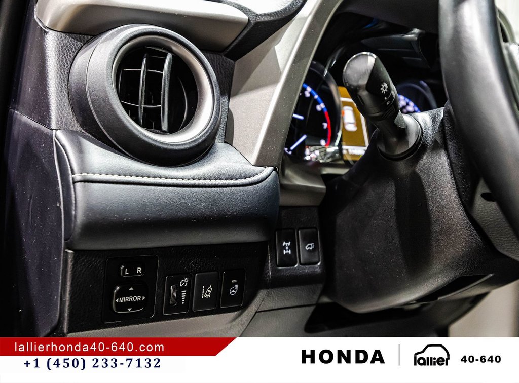 Toyota RAV4 Limited/INTÉRIEUR EN CUIR/TOIT OUVRANT/JBL 2016 à Montréal, Québec - 22 - w1024h768px