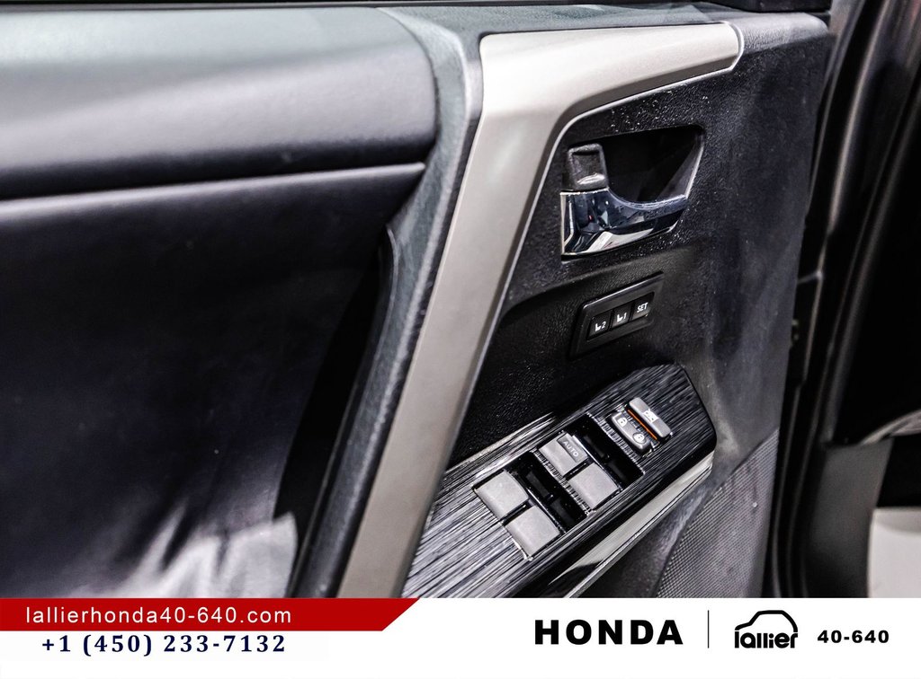 Toyota RAV4 Limited/INTÉRIEUR EN CUIR/TOIT OUVRANT/JBL 2016 à Montréal, Québec - 11 - w1024h768px