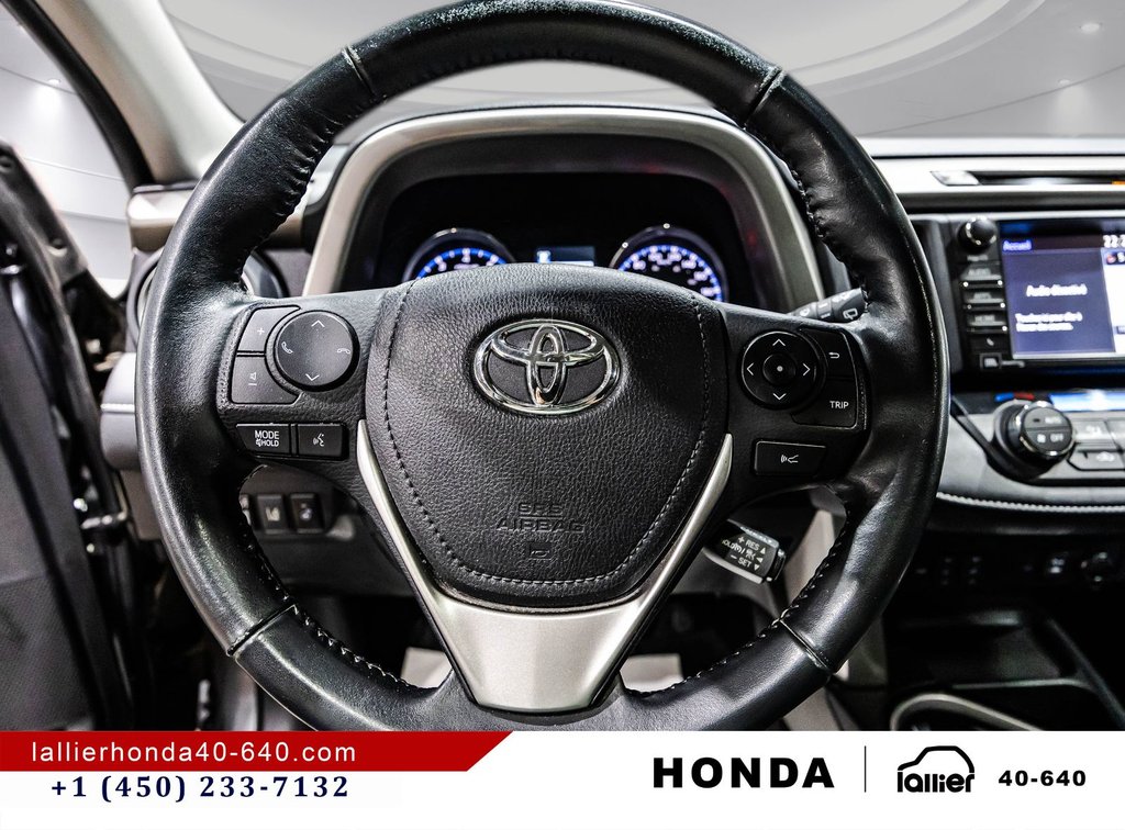 Toyota RAV4 Limited/INTÉRIEUR EN CUIR/TOIT OUVRANT/JBL 2016 à Montréal, Québec - 23 - w1024h768px