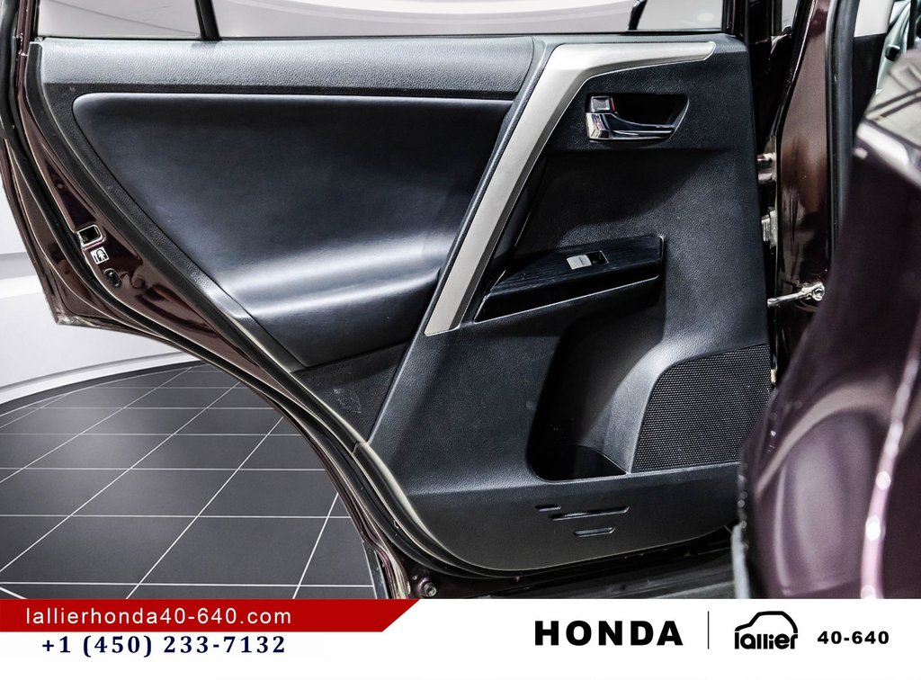 Toyota RAV4 Limited 2017 à Lachenaie, Québec - 12 - w1024h768px
