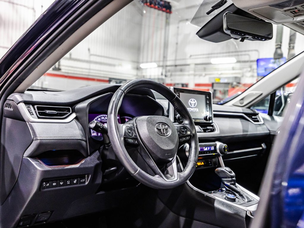 2019 Toyota RAV4 Limited in Lachenaie, Quebec - 22 - w1024h768px