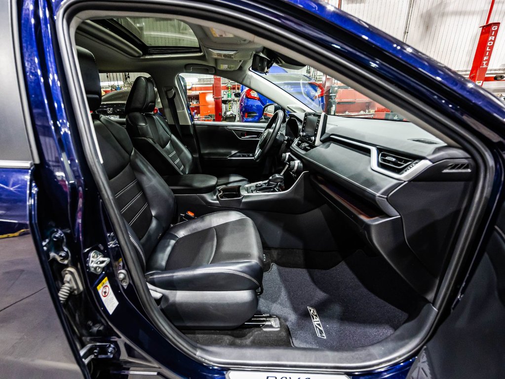 2019 Toyota RAV4 Limited in Lachenaie, Quebec - 19 - w1024h768px