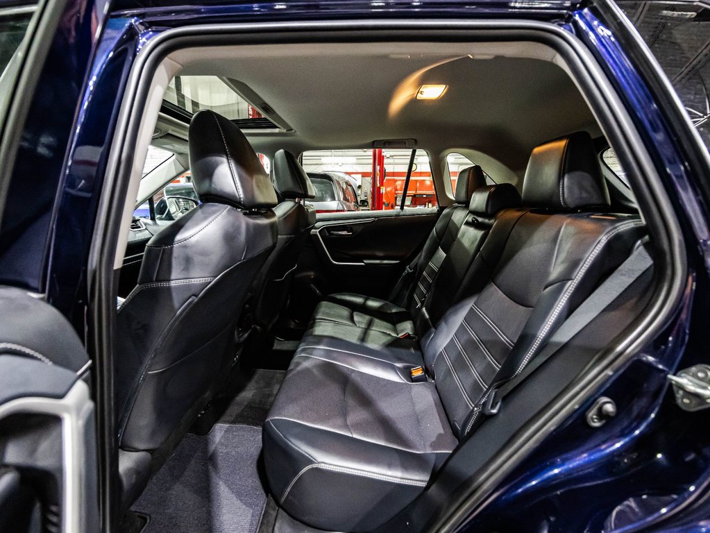 2019 Toyota RAV4 Limited in Lachenaie, Quebec - 14 - w1024h768px