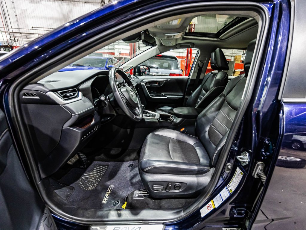 2019 Toyota RAV4 Limited in Lachenaie, Quebec - 21 - w1024h768px