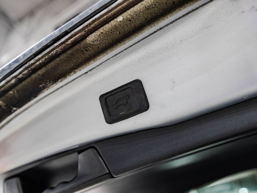 2019 Toyota RAV4 Limited in , Quebec - 16 - w1024h768px