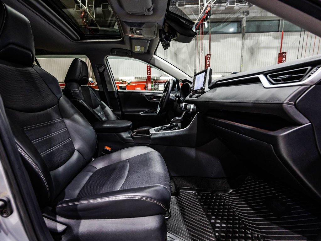 2019 Toyota RAV4 Limited in , Quebec - 18 - w1024h768px