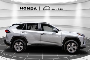Toyota RAV4 Hybrid XLE 2022 à Lachenaie, Québec - 12 - w1024h768px
