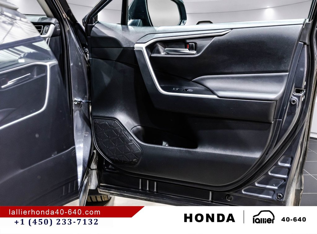 2024 Toyota RAV4 XLE/AWD/JAMAIS ACCIDENTÉ in Lachenaie, Quebec - 17 - w1024h768px