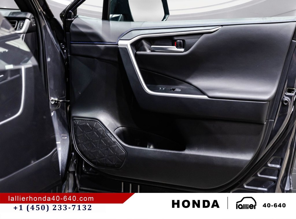 2025 Toyota RAV4 Hybrid XSE/TRÈS RARE/UN PROPRIÉTAIRE/HYBRIDE in Lachenaie, Quebec - 17 - w1024h768px
