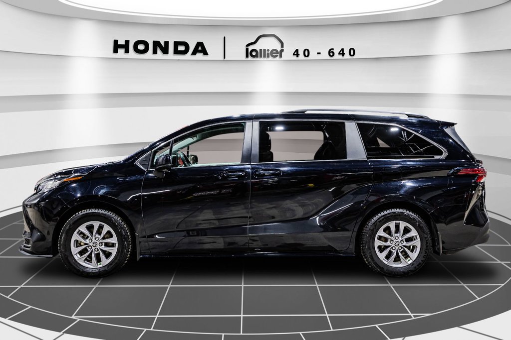 2022 Toyota Sienna LE Hybrid in Montreal, Quebec - 4 - w1024h768px